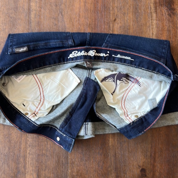 Eddie Bauer Women's Boyfriend Rolled Shorts Denim, Size 12 - Picture 6 of 10